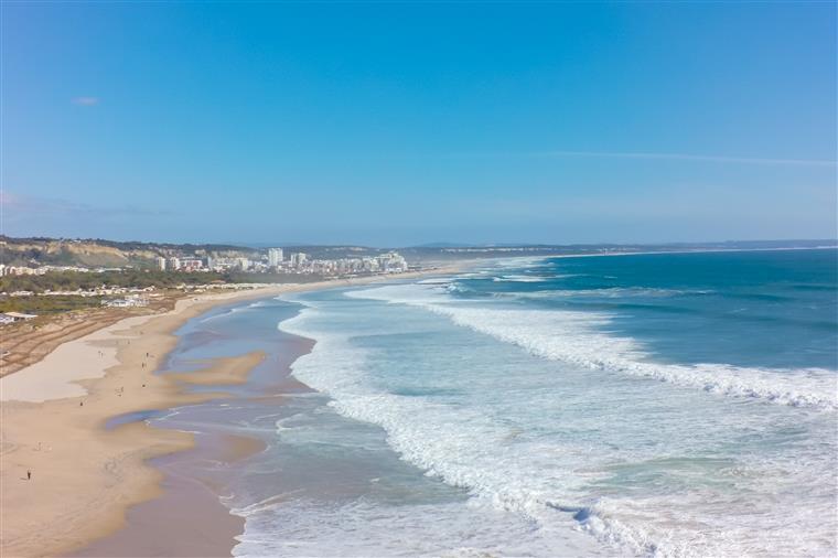 Homem morre afogado em praia da Costa da Caparica