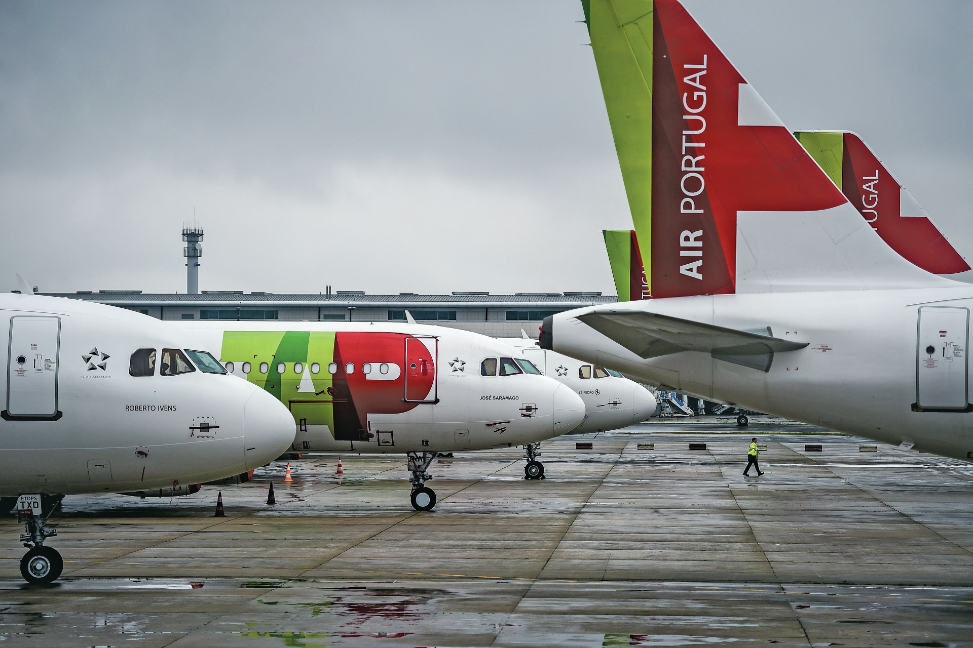 TAP. Nem parados os aviões dispensam a manutenção