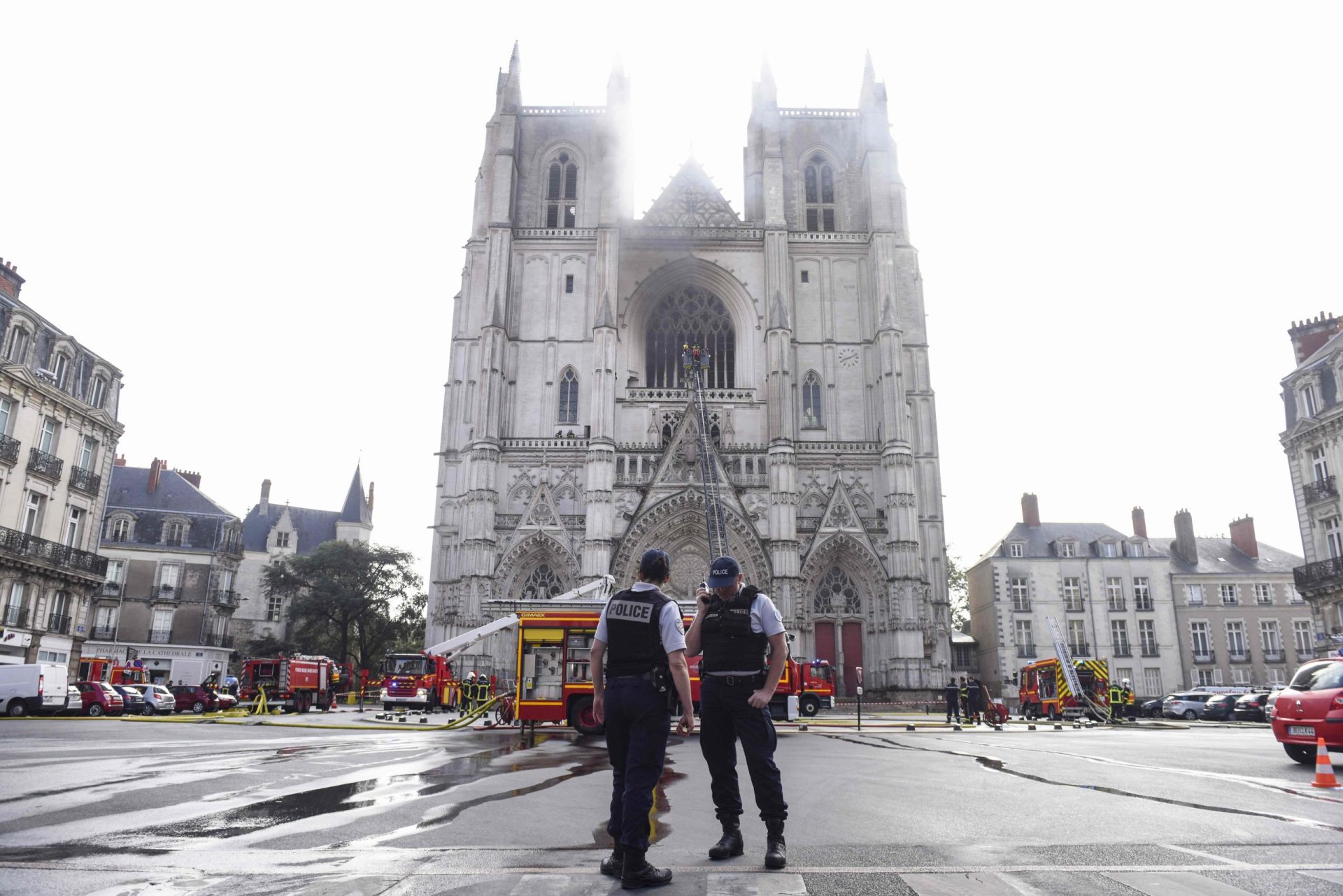 Incêndio de Catedral de Nantes tratado como ato criminoso