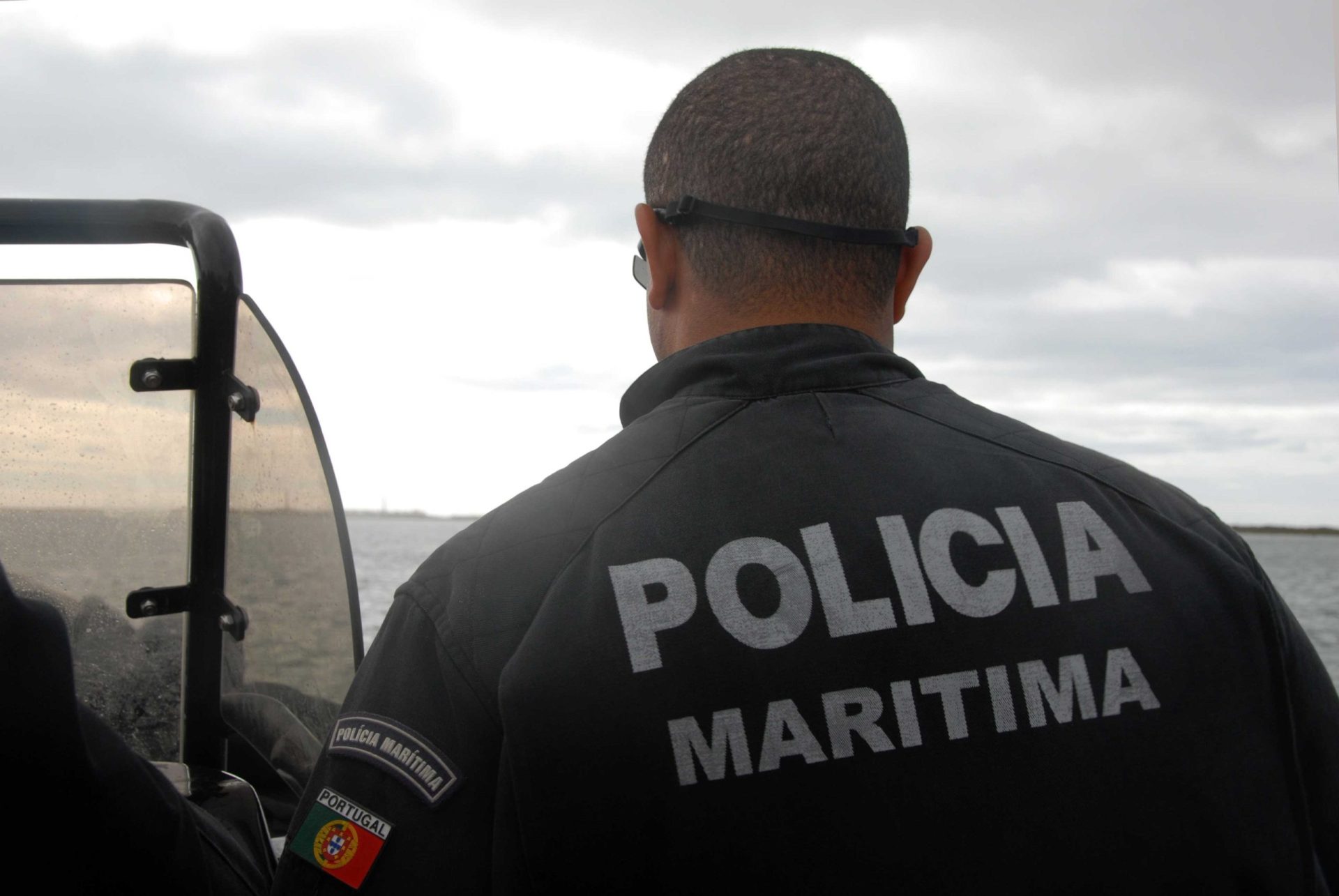 Festas ilegais. Polícia Marítima encerra dois estabelecimentos na Costa da Caparica