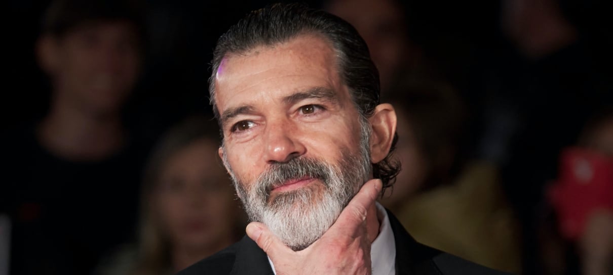 Antonio Banderas está infetado com covid-19