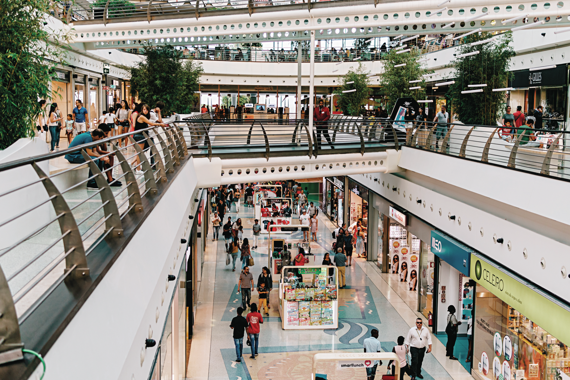 Comércio. Limitação  de horários nos centros comerciais acentua  quebra de vendas