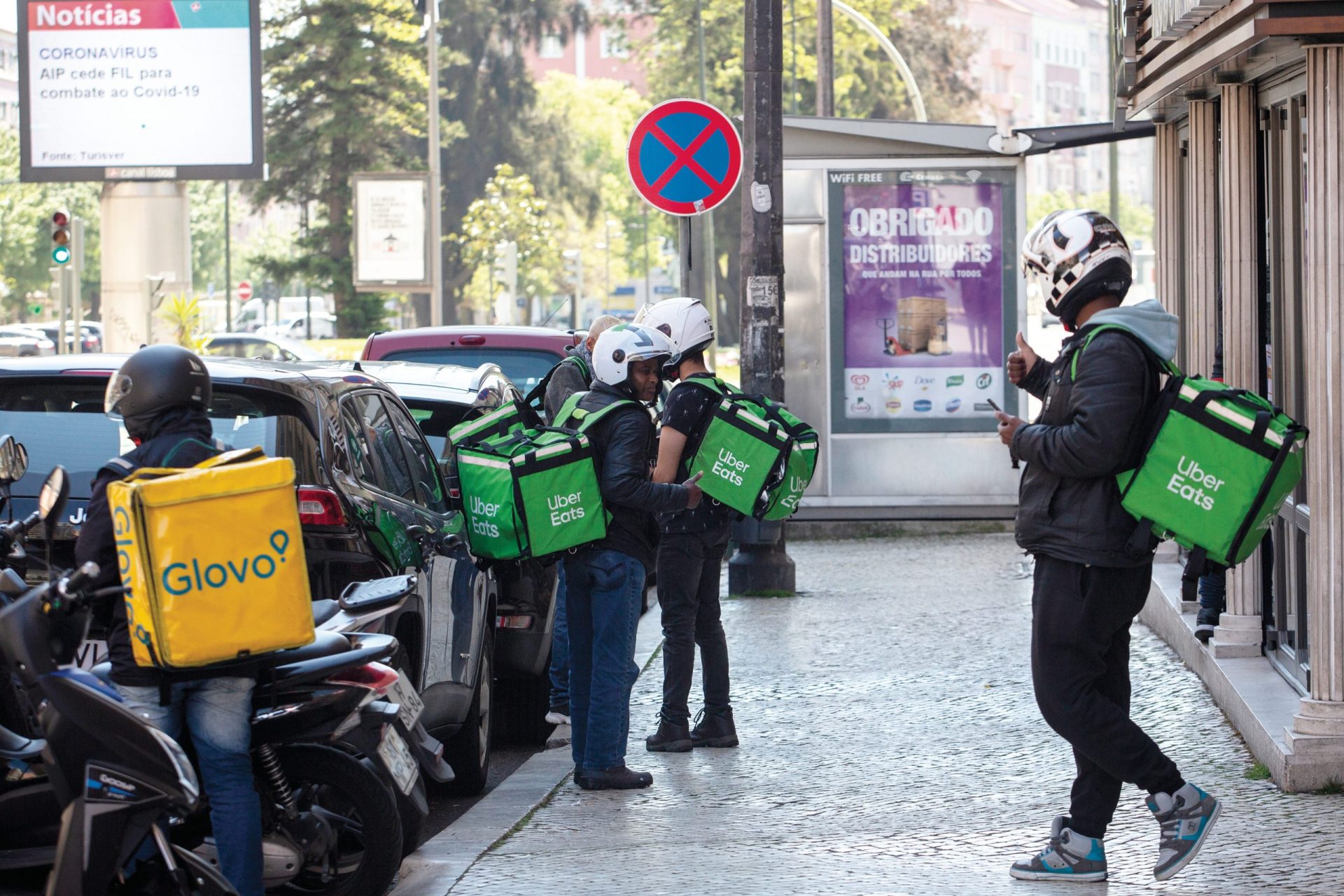 Forças de segurança encerram take-away, entregas ao domicílio e drive-in à 1h