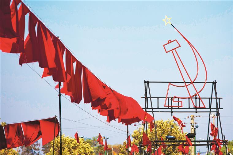 Nunca houve festa como esta. Avante! com lugares sentados e vistoria