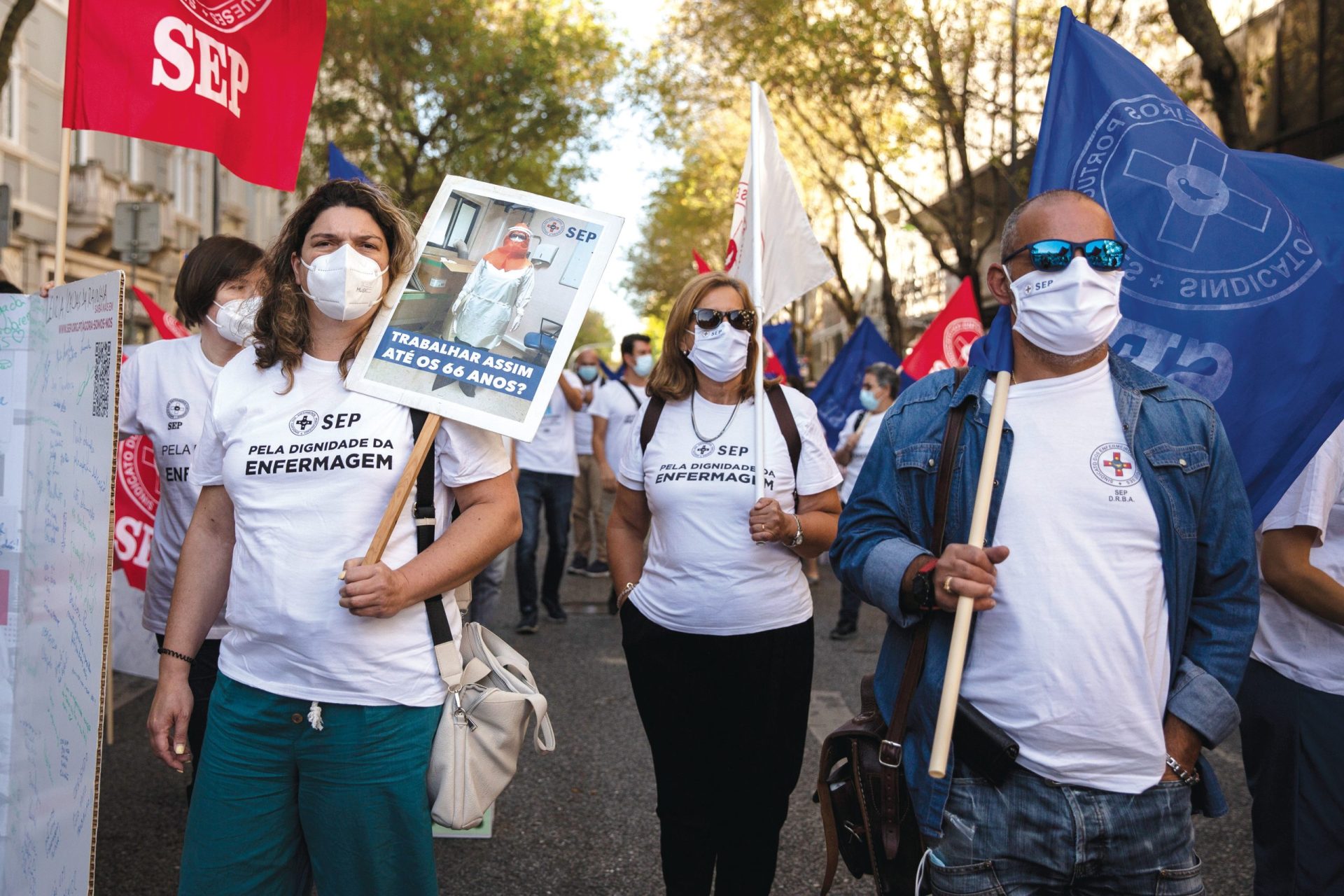 Manifestação. &#8220;Enfermeiros têm razão e o apoio da população!&#8221;