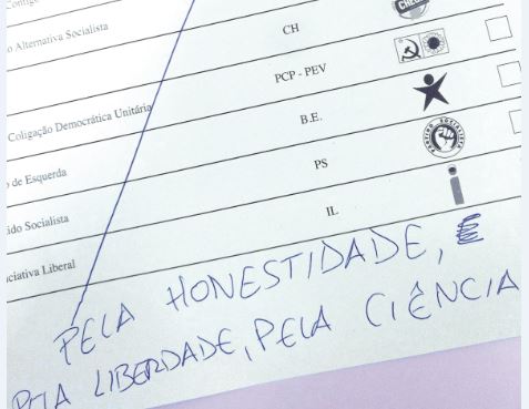 Eleições. Votos nulos, insultos e “darwinismo eleitoral”