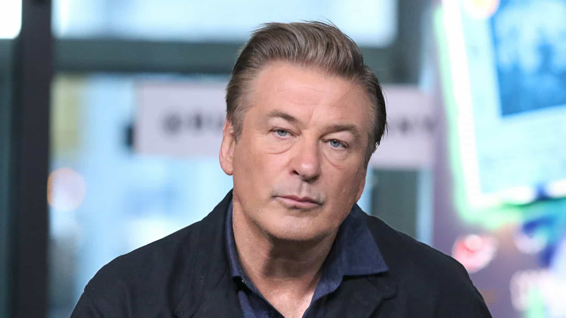 Alec Baldwin dispara arma em set de filmagens e mata diretora de fotografia