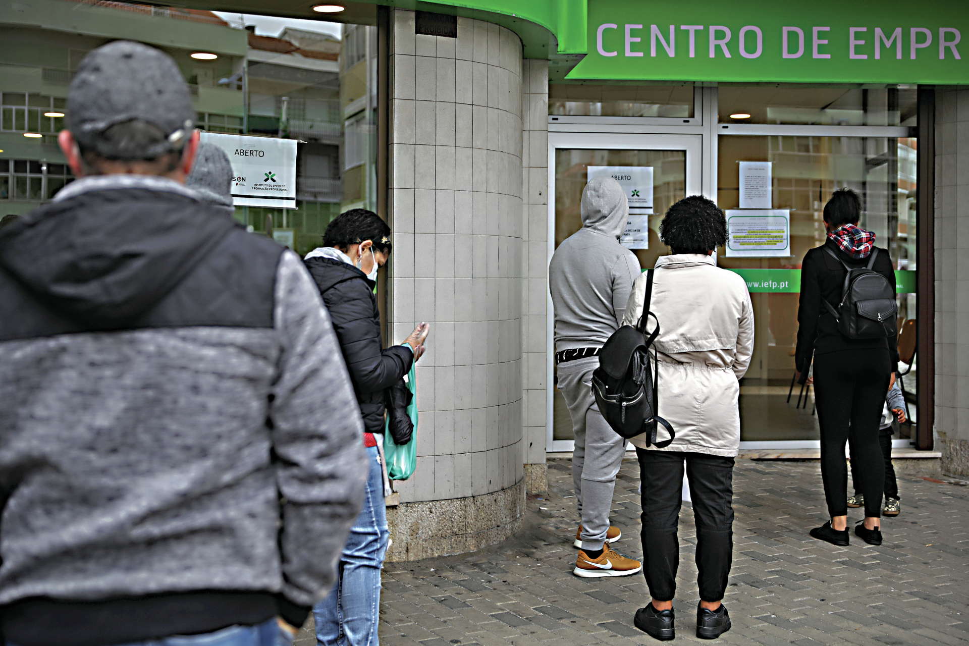 Desemprego. Taxa atinge o nível mais baixo dos últimos 10 anos