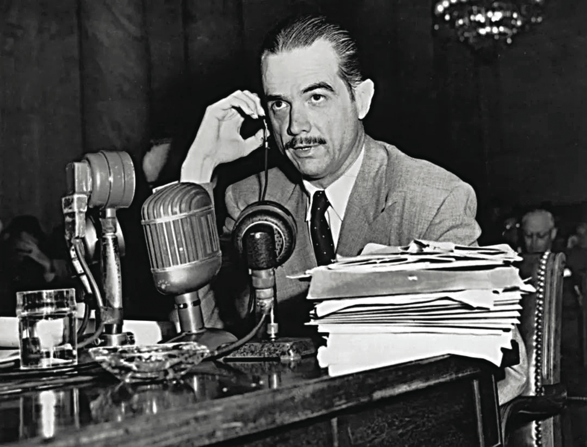 12 de janeiro de 1972. O busto que encantou Howard Hughes na cadeira do dentista