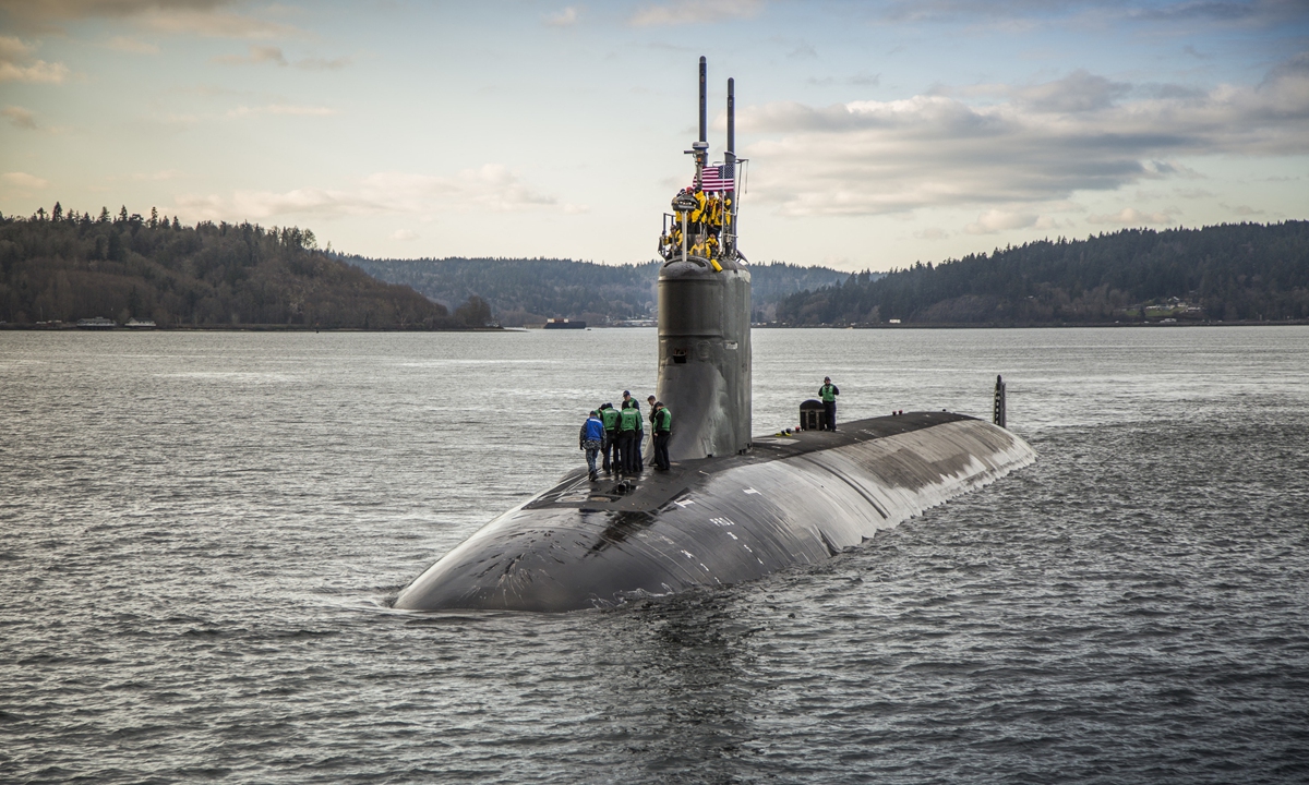 Comandantes de submarino nuclear que bateu despedidos