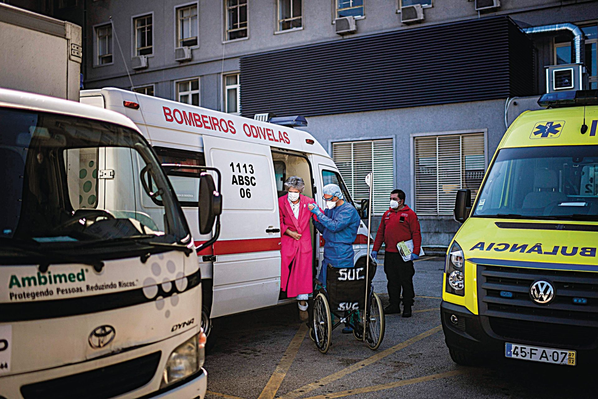 Hospitais. &#8220;O cenário é o de guerra ou de um terramoto&#8221;