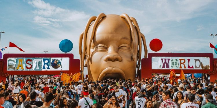 Travis Scott e Drake processados por causa de moche fatal em festival nos EUA