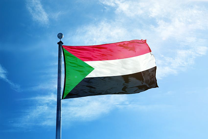 Recuperados pelo menos 31 corpos da mina de ouro que colapsou no Sudão
