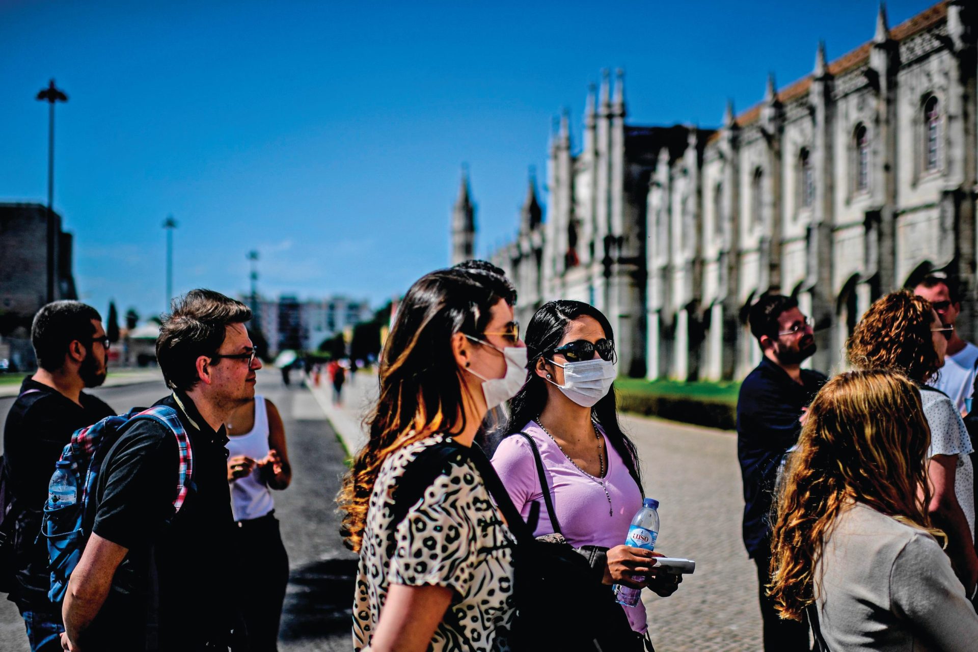 Fim de Ano com cheiro a primavera. Calor inesperado estende-se por todo o mundo