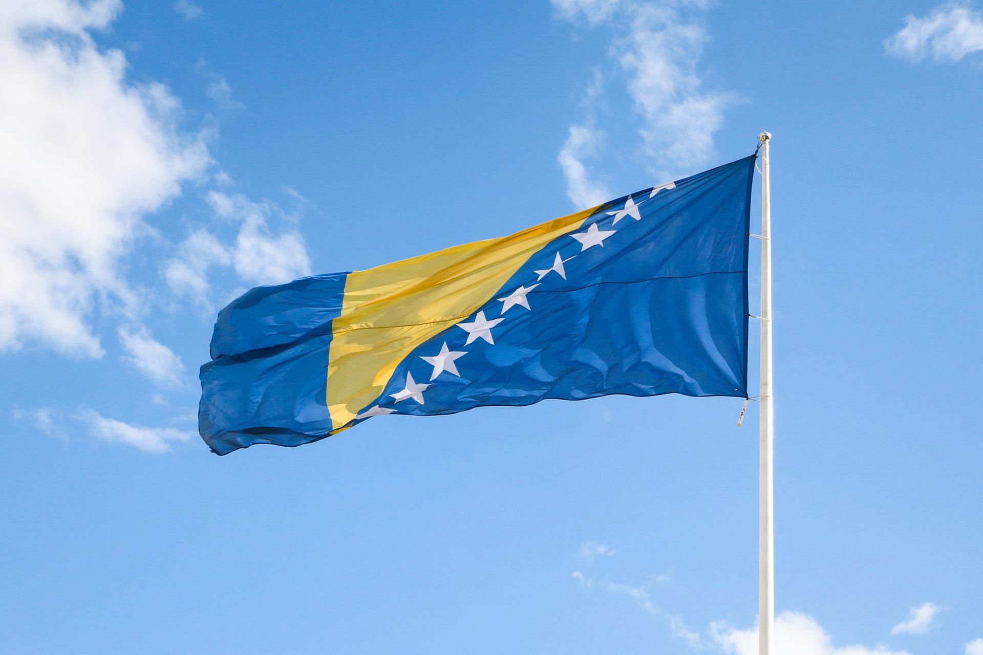 União Europeia critica condições de migrantes na Bósnia