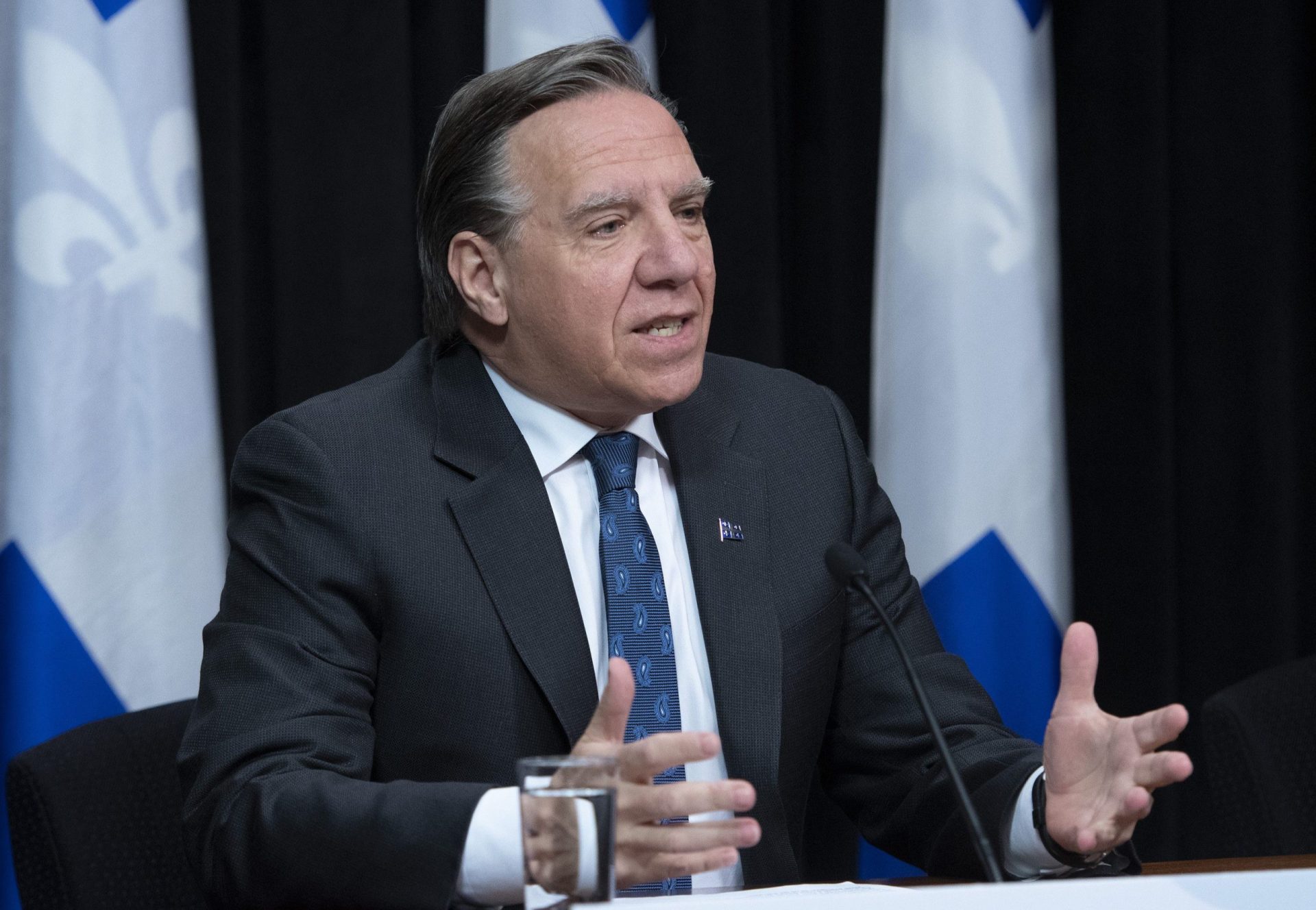 Quebec decreta confinamento geral