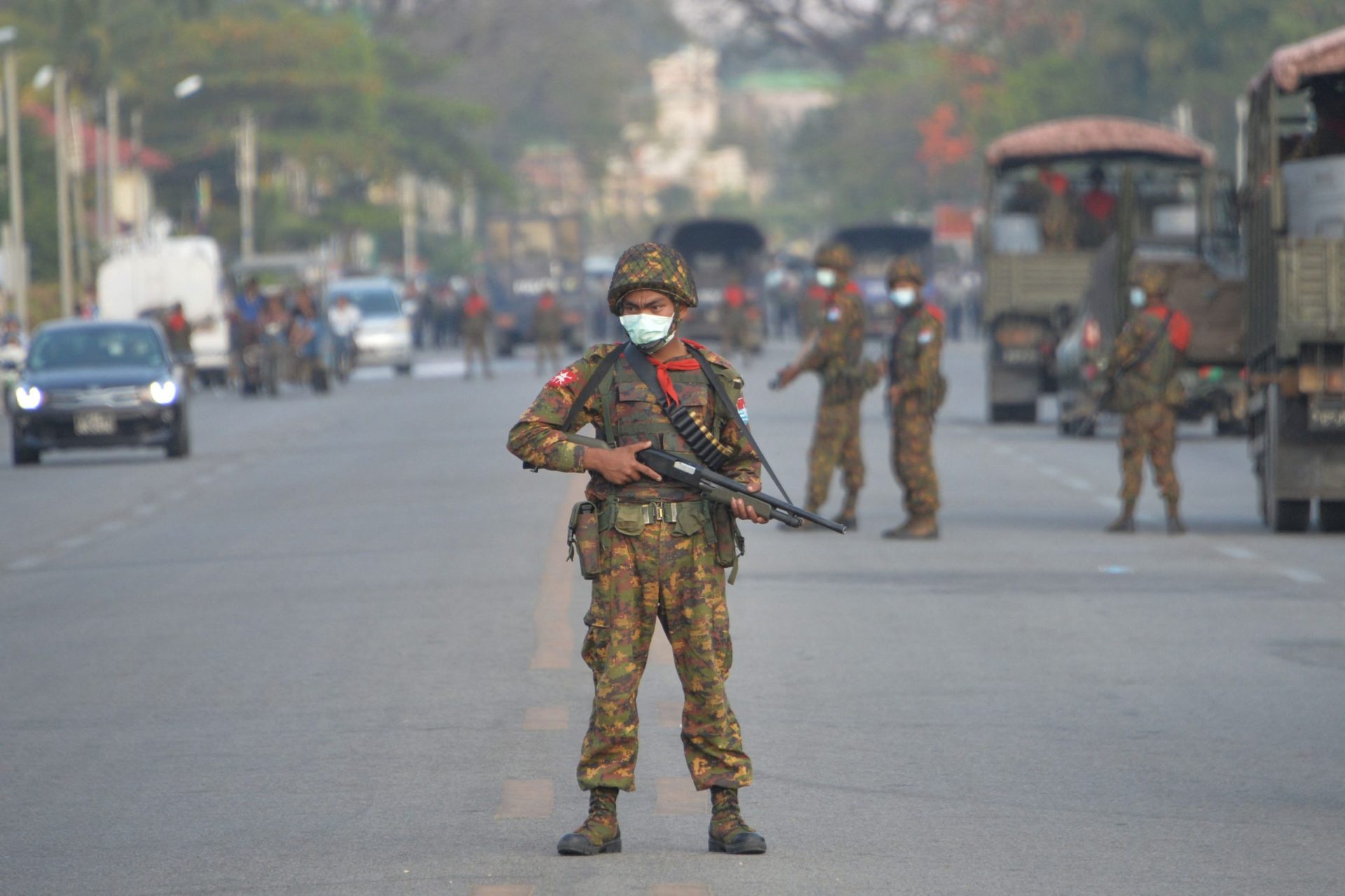 Facebook remove página do exército de Myanmar