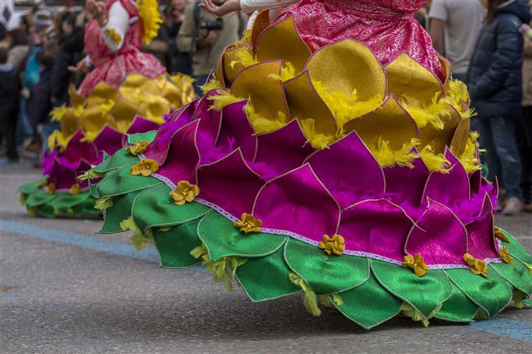 Açores fecha comércio e proíbe circulação no Carnaval