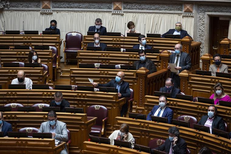 Parlamento. PSD apoia estado de emergência até maio. Esquerda espera que seja o último