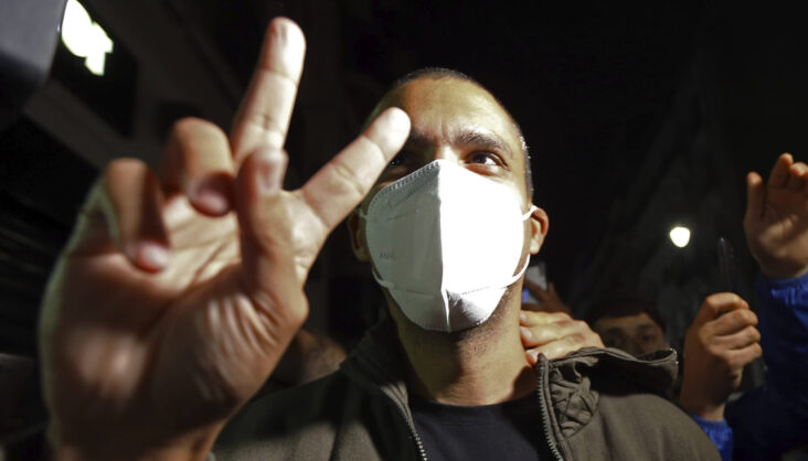 Jornalista argelino condenado a prisão será novamente julgamento