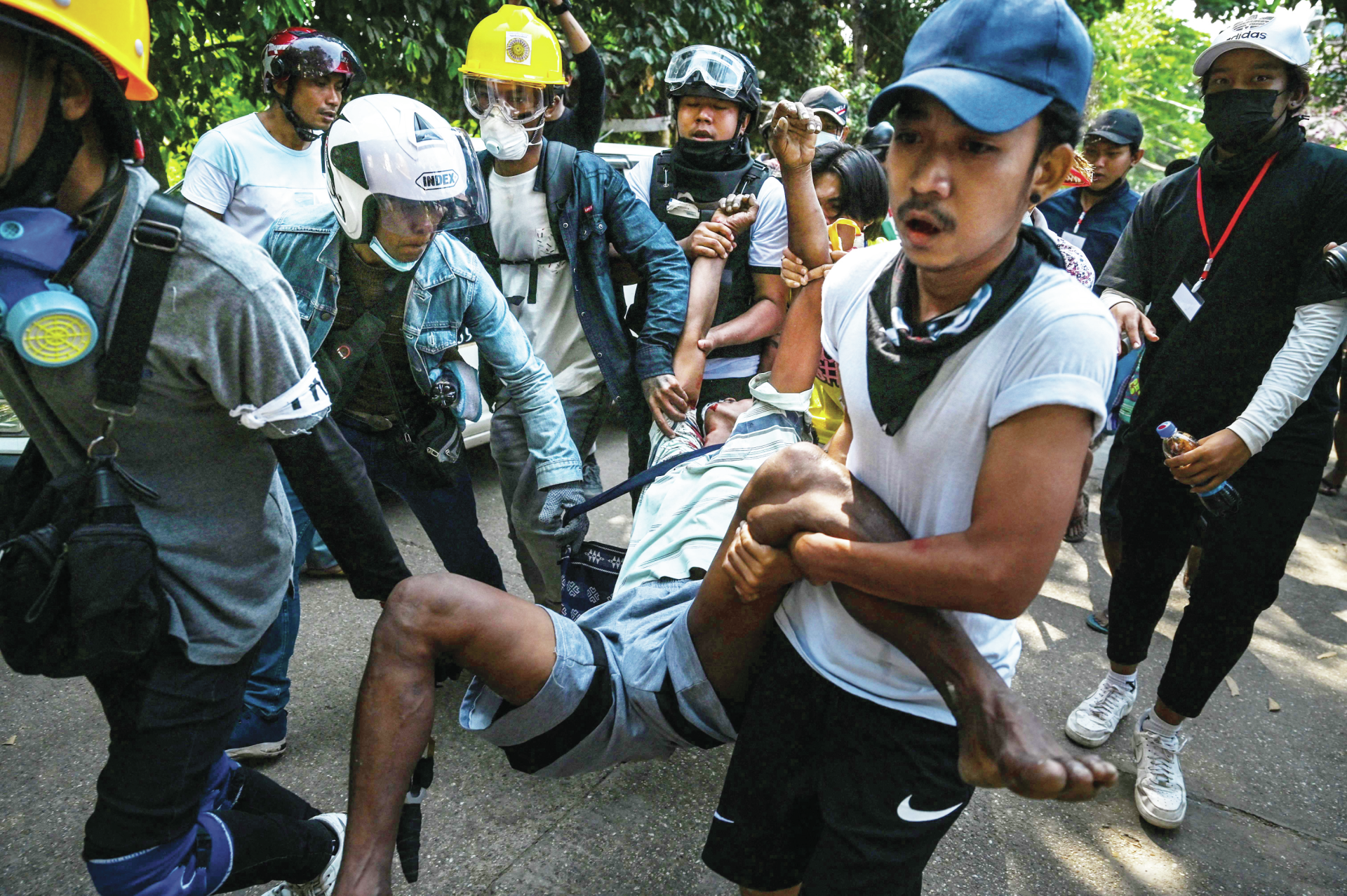 Myanmar. Exército dispara contra pessoas em funeral