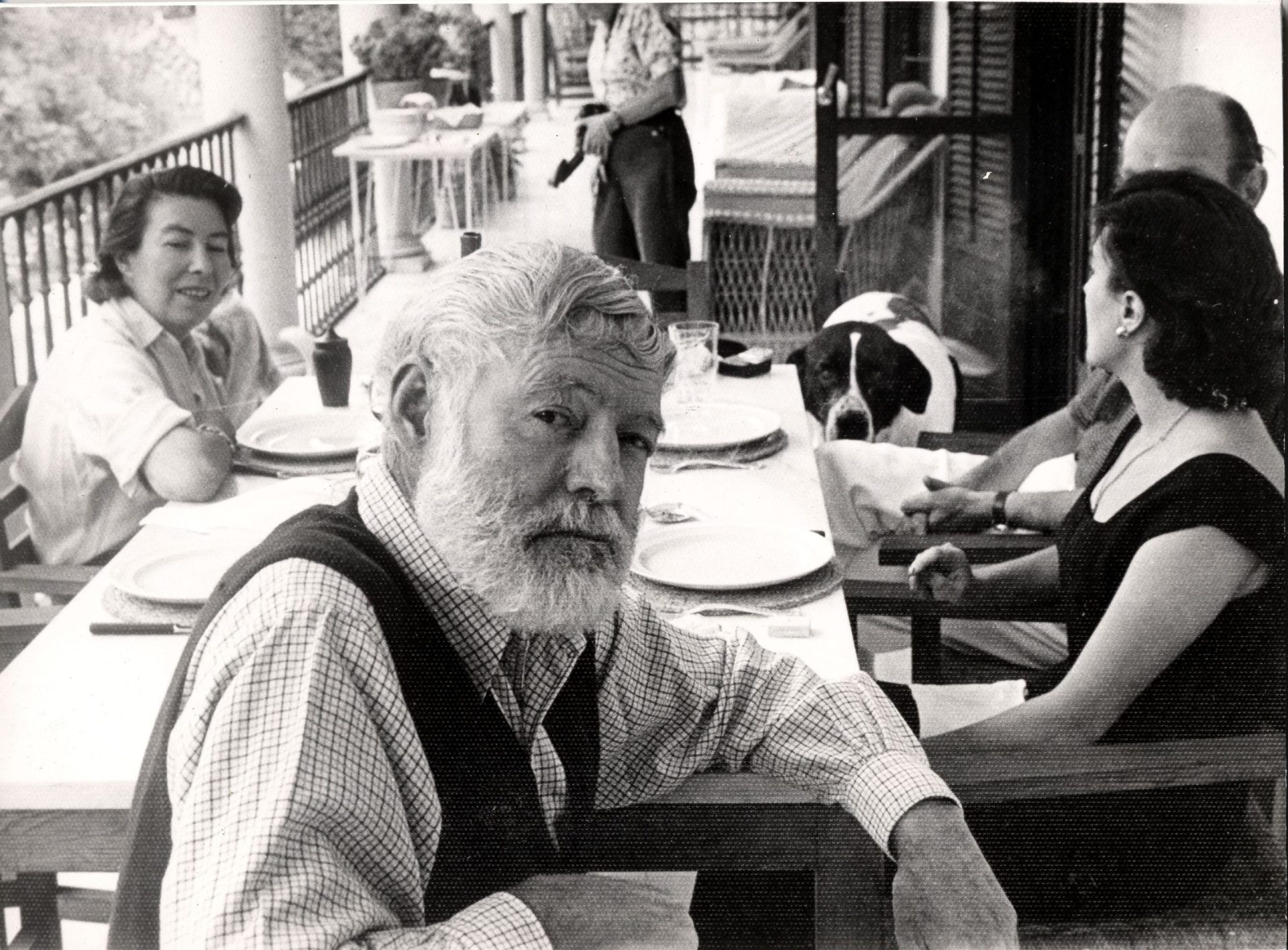 “Hemingway”. O documentário que vira do avesso a lenda do grande macho das letras americanas
