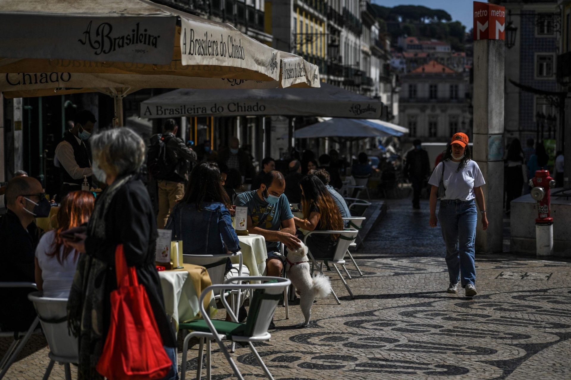 Restauração e alojamento com quebras de 90% em março