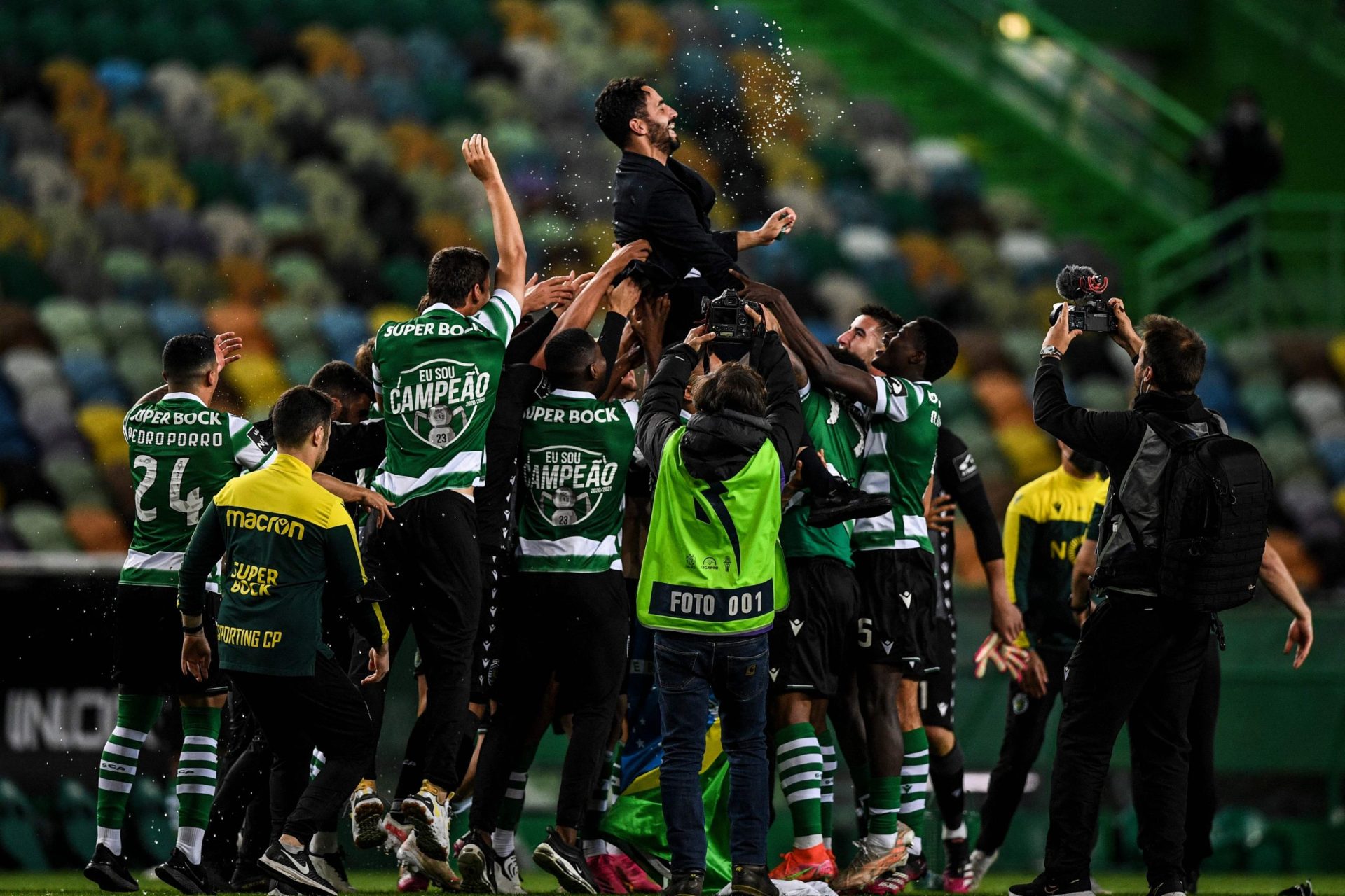 Sporting. 19 anos depois, o ‘leão’ rugiu e voltou a ser o rei do campeonato nacional