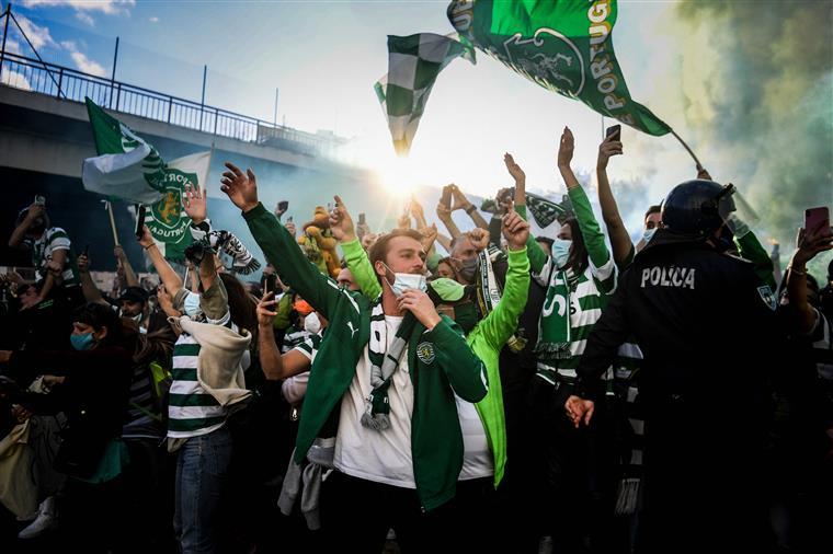 Duas dezenas de infeções ligadas aos festejos do Sporting em Lisboa, confirma DGS