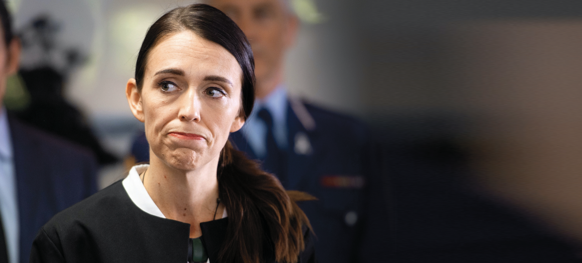 Jacinda Ardern. A confusão em torno da biografia não consentida