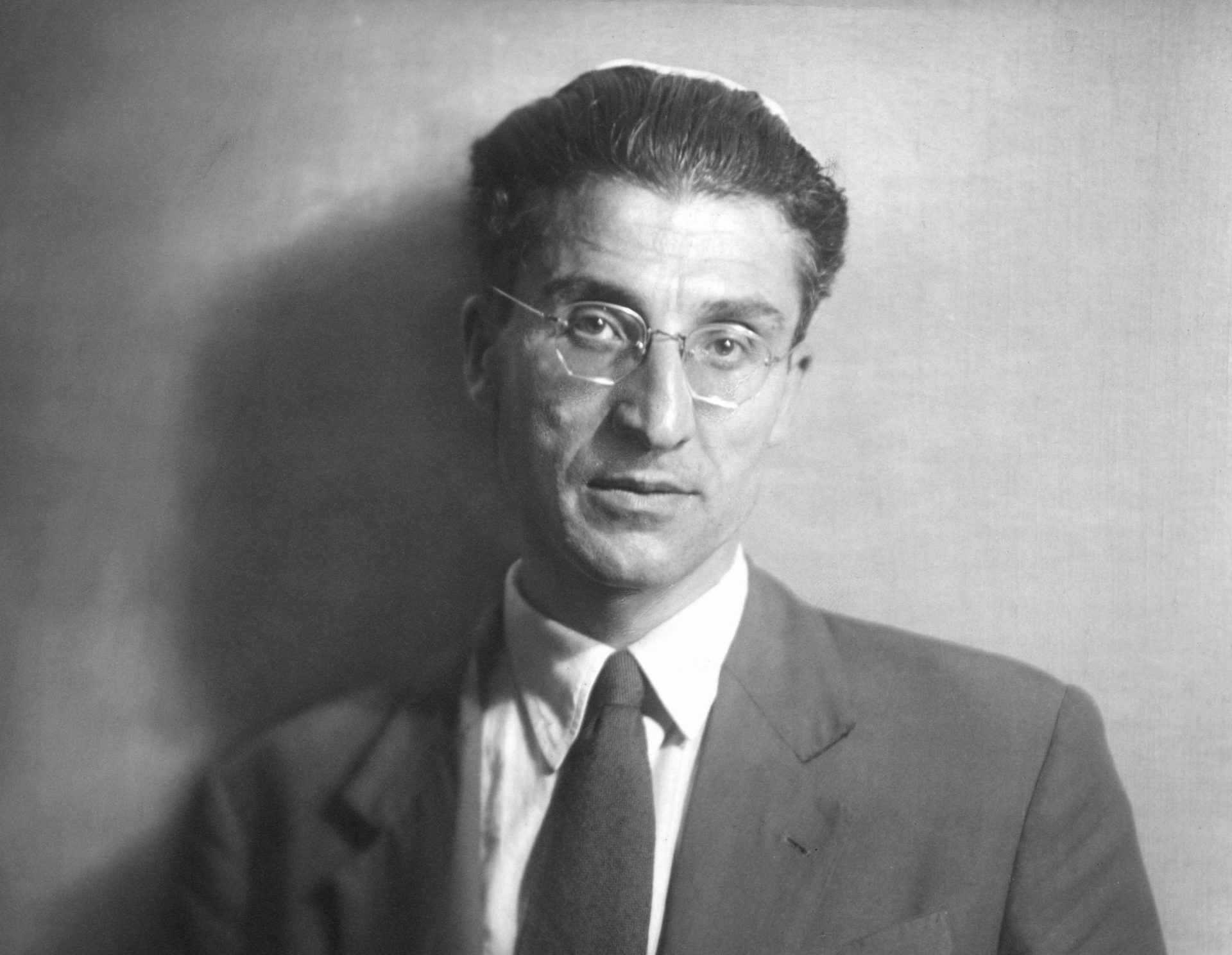 Cesare Pavese. “A única regra heróica: estar só”