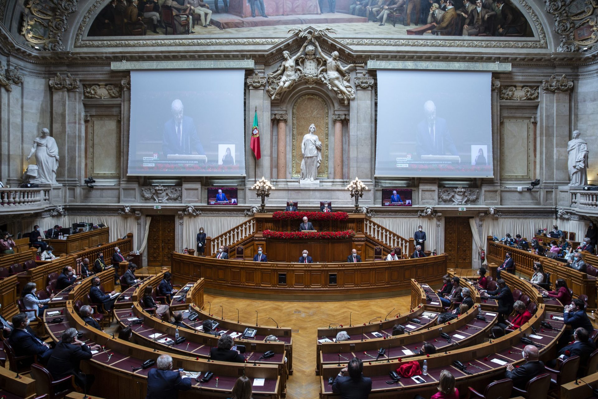 Canábis. Legalização para fins recreativos discutida esta quarta-feira