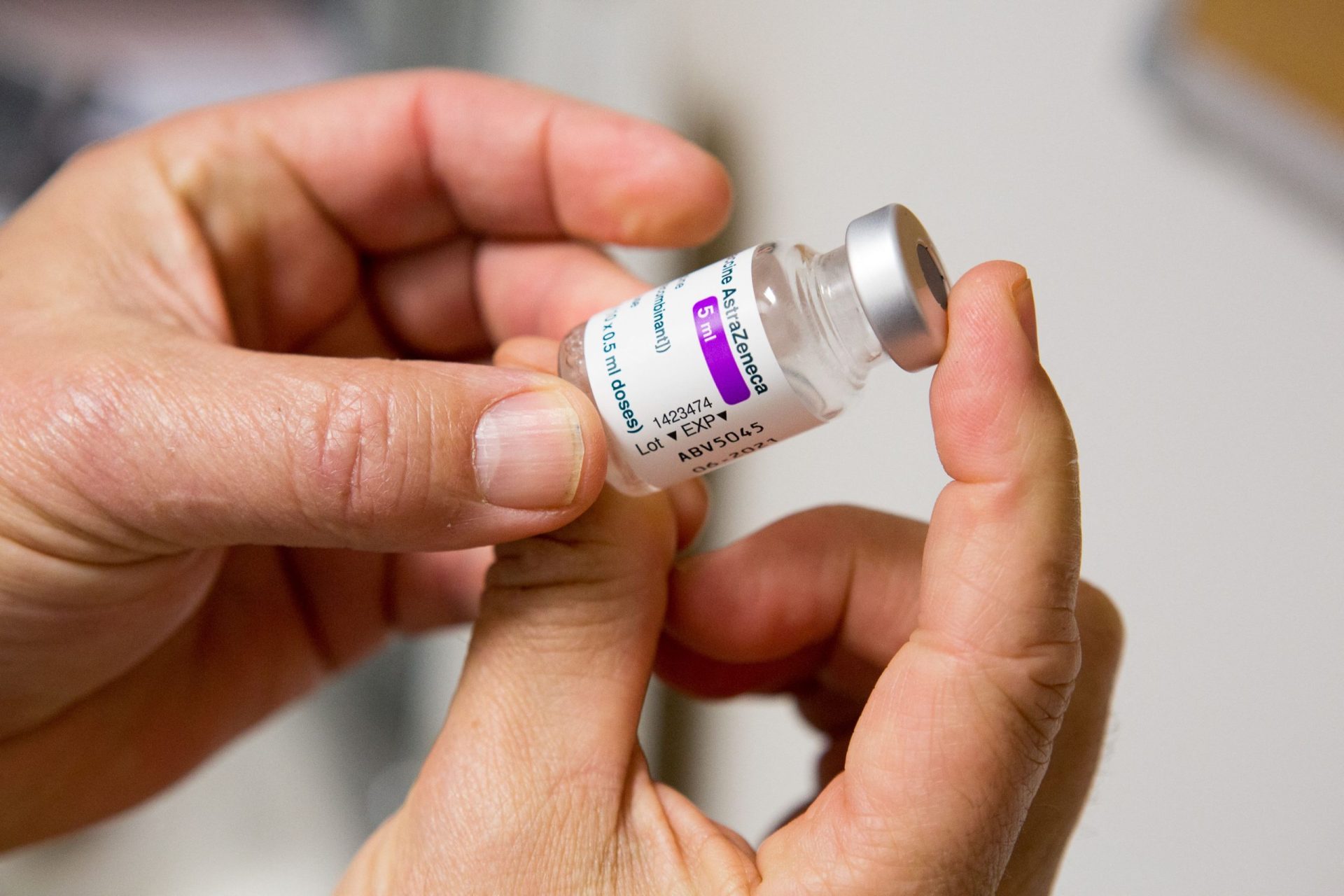Brasil aprova estudo para terceira dose de vacina da AstraZeneca