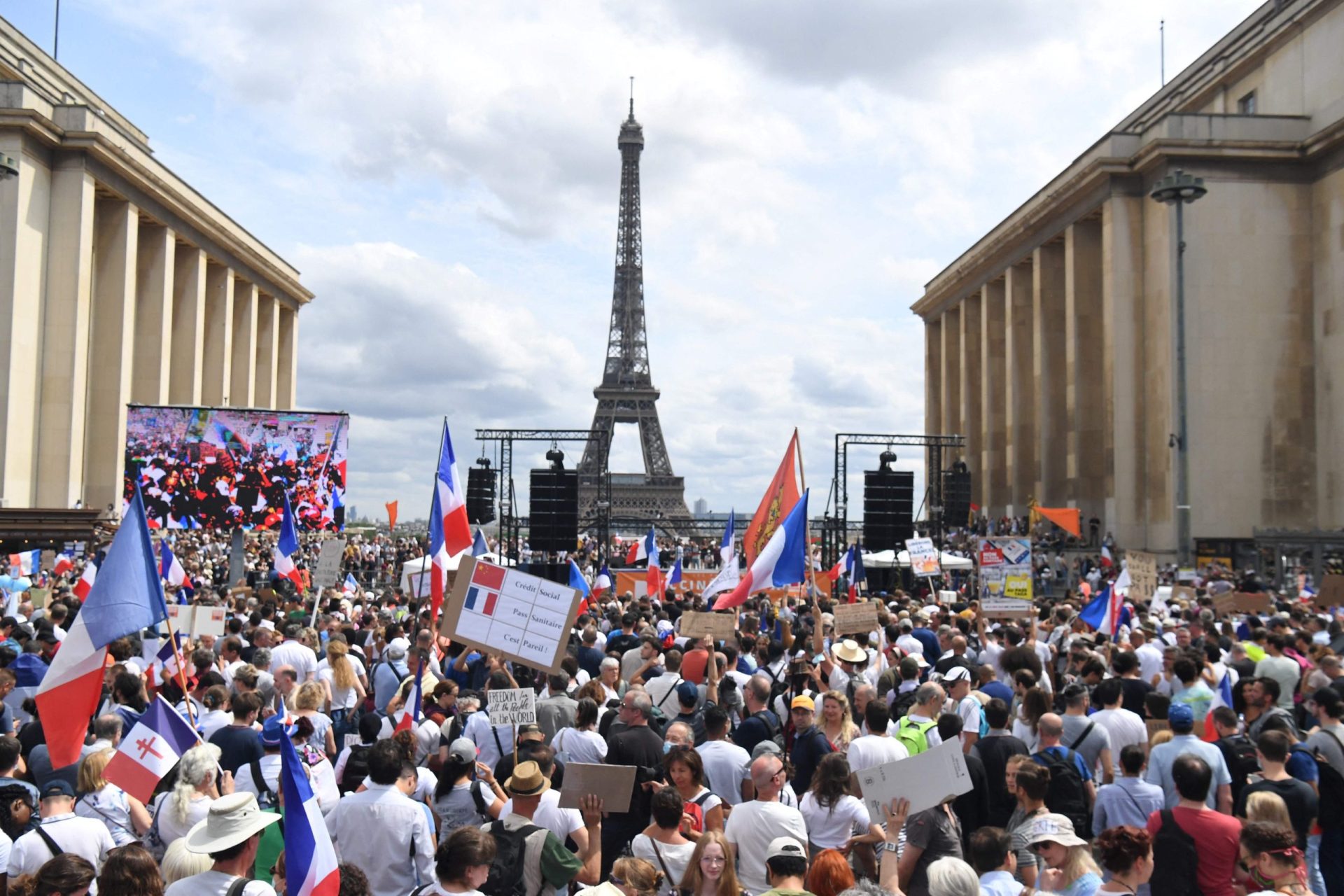 Covid-19. Protestos contra restrições à volta do mundo