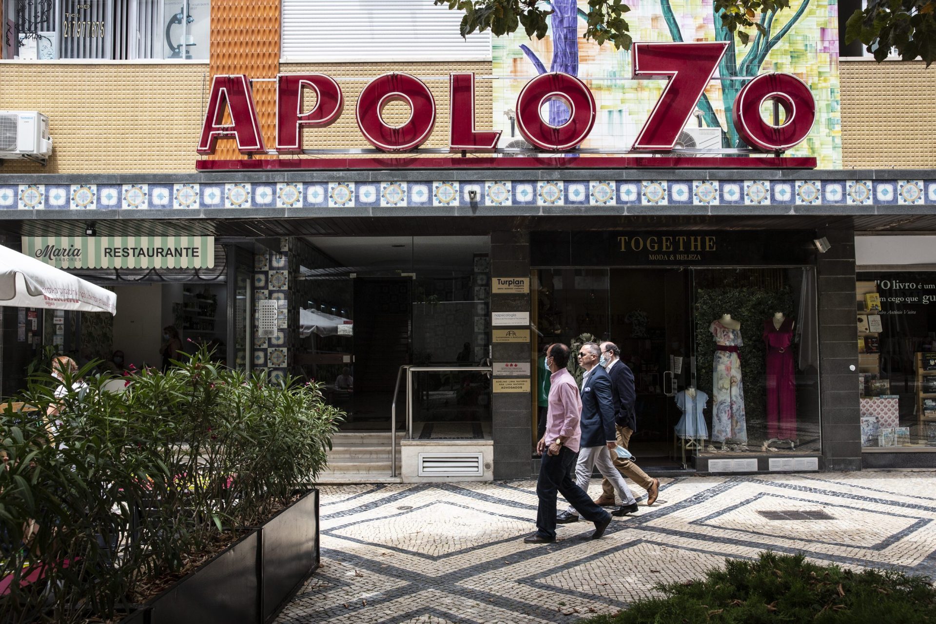 O fim do Apolo 70. O centro comercial que modernizou um país a preto e branco