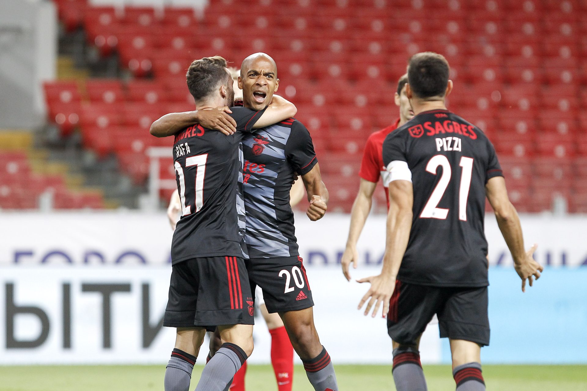 Champions. Benfica sai em vantagem da primeira mão