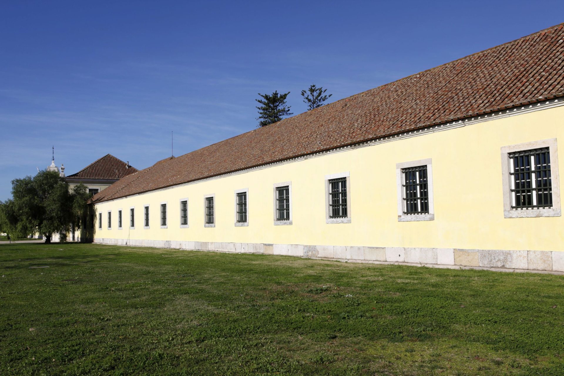 Antiquários e galerias voltam à Cordoaria Nacional