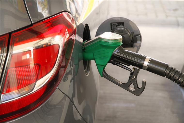 Carga fiscal influencia preço nos combustíveis, defendem Anarec e AdC