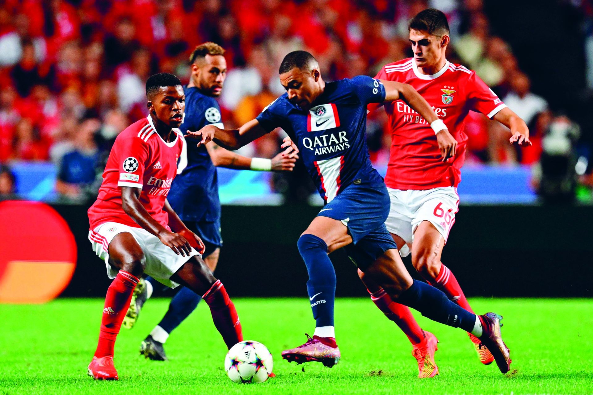 Benfica-PSG. Voando num céu vermelho até Paris…