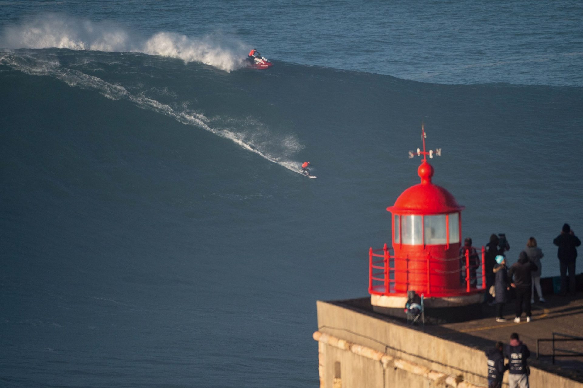 Nazaré. Surfistas que procuram recordes acabam feridos