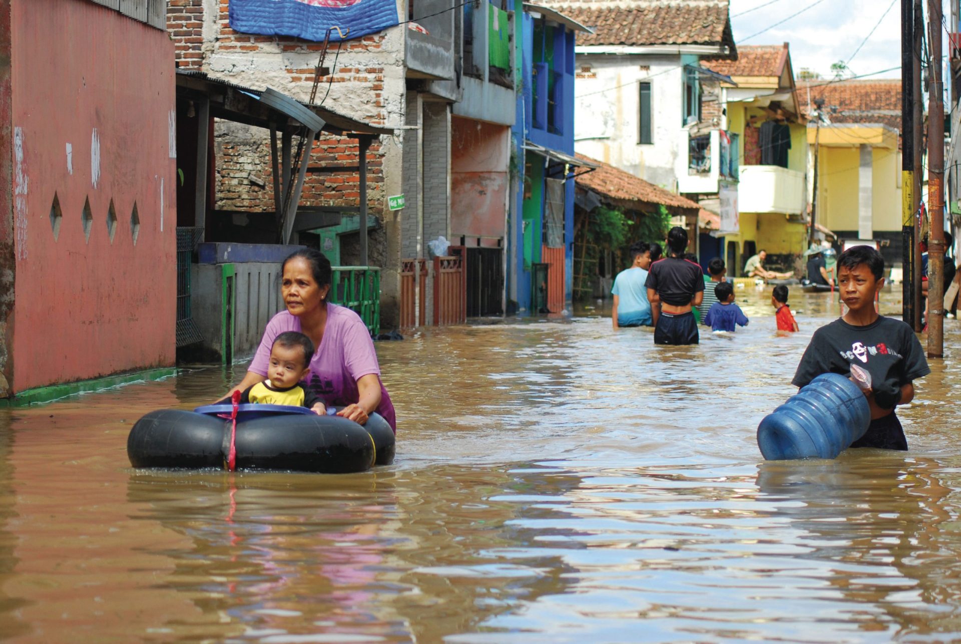 Salvar economia ou o ambiente? Qualquer decisão tem custos pesados