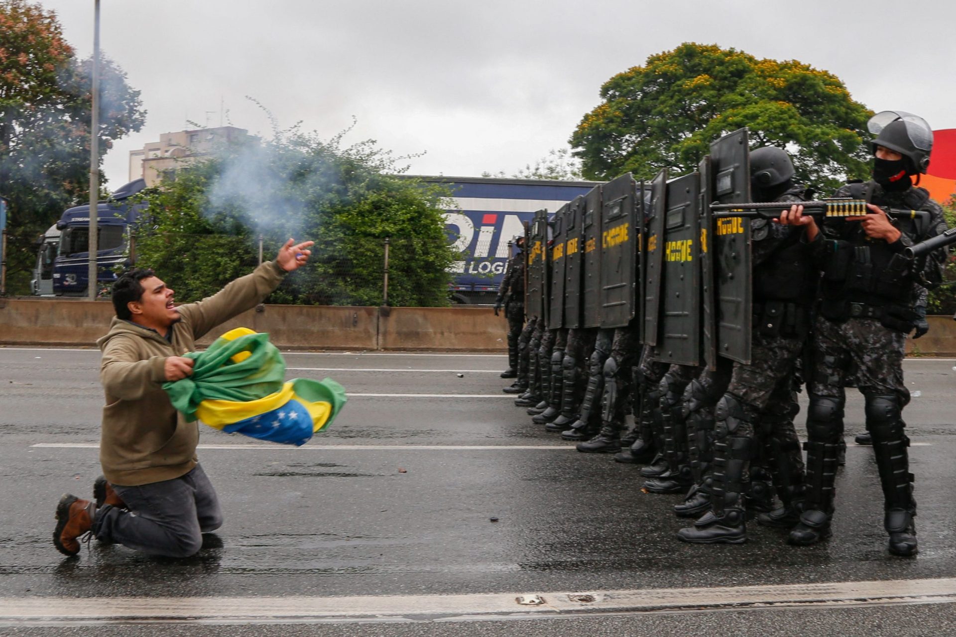 Brasil. Apesar da capitulação de Bolsonaro, estradas estão paralisadas