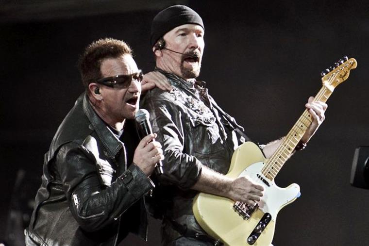 Vocalista e guitarrista dos U2 admite não gostar nem do nome da banda nem de ouvir a sua voz