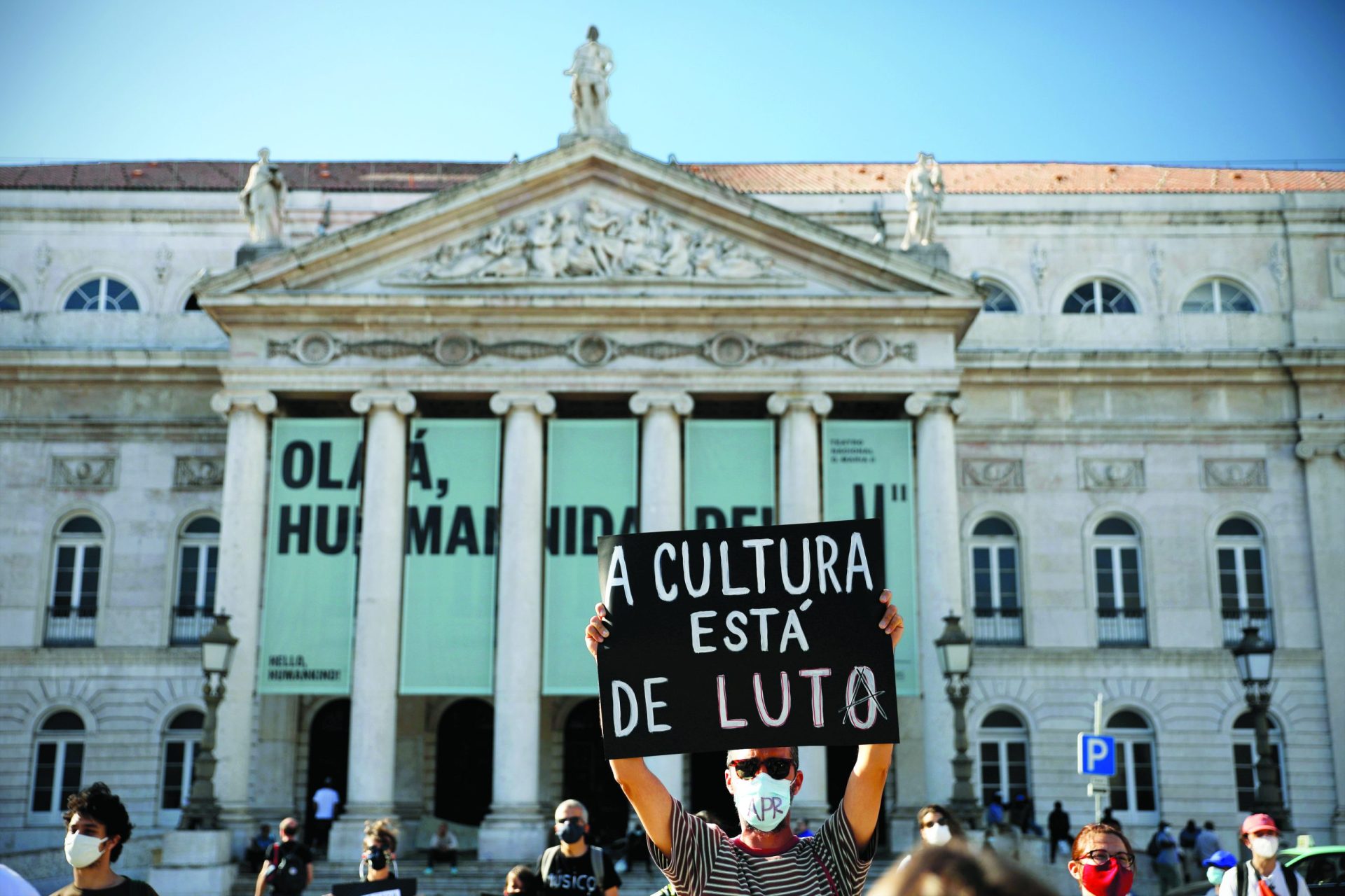 Cultura. Perguntar por ela é o mesmo que os peixes perguntarem pela água