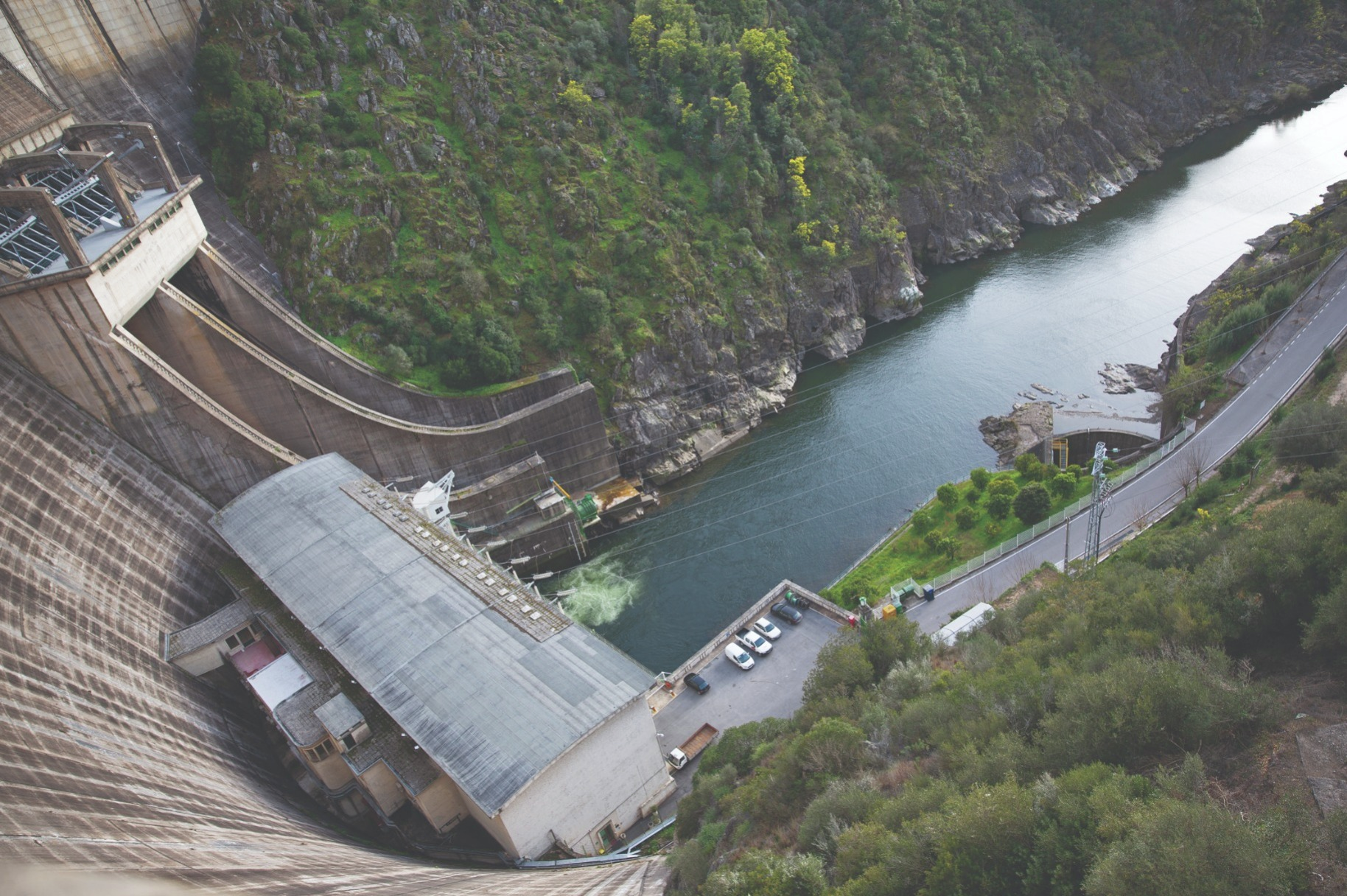 Chuva de domingo não reverteu descida da água em Castelo de Bode