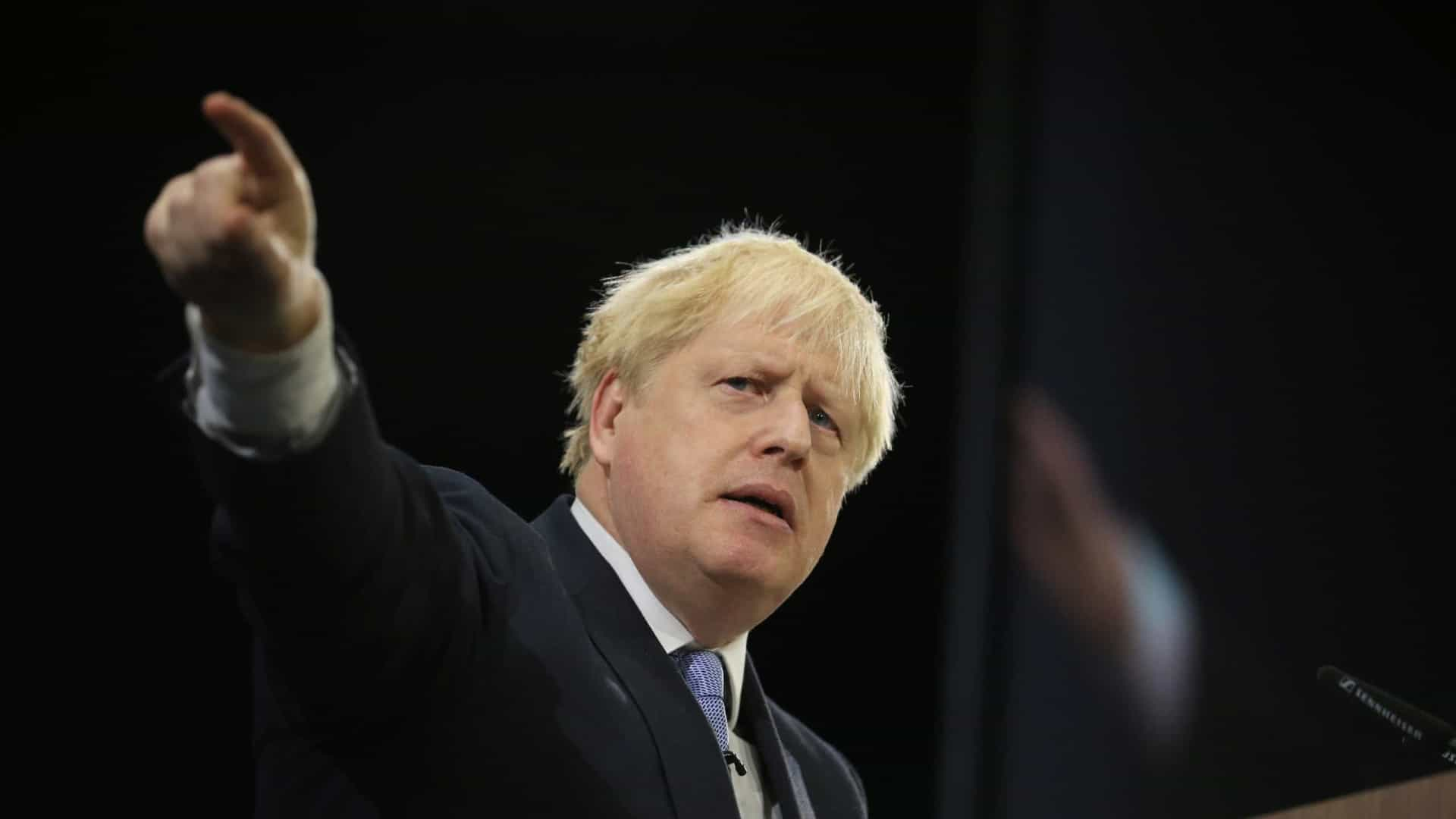 Boris Johnson. “Rússia planeia a maior guerra na Europa desde 1945”