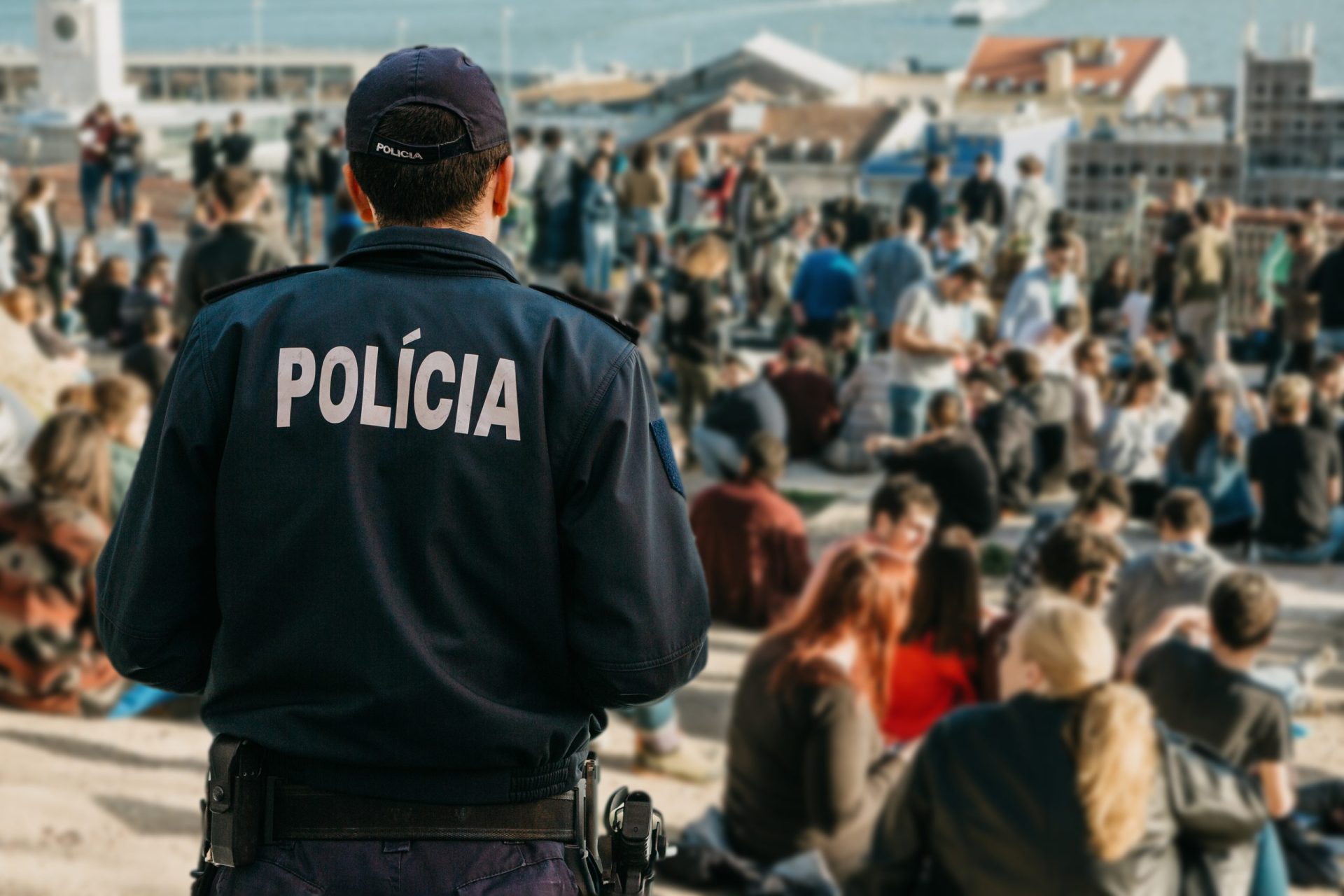 Agente da PSP a “lutar pela vida” depois de conflito no exterior de uma discoteca em Lisboa