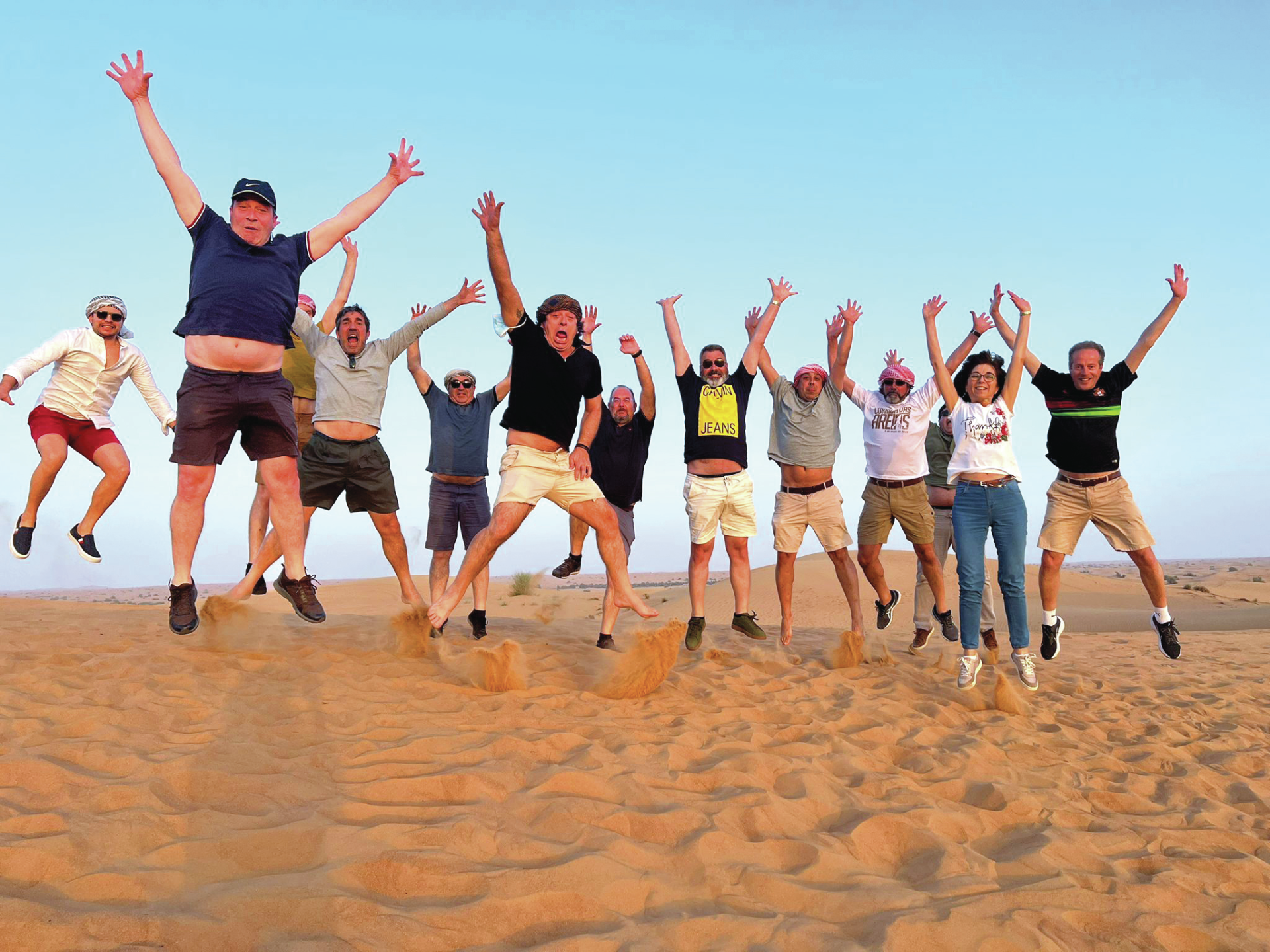 Viagem. Membros da CIRA rumaram ao deserto dos EAU