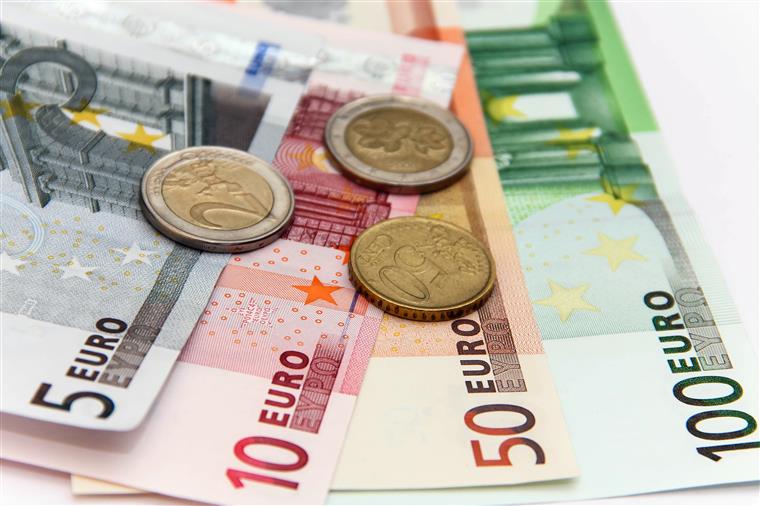 Dívida pública sobe 2,8 mil milhões de euros em janeiro