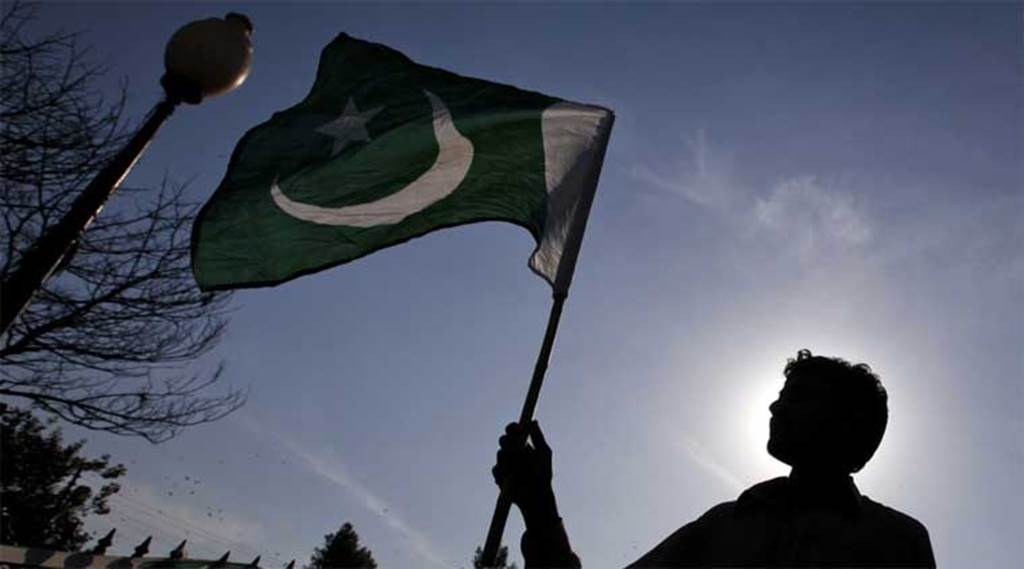 Partido de primeiro-ministro destituído do Paquistão convoca protestos